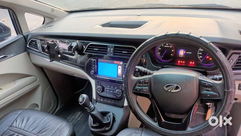Mahindra Marazzo M6, 2018, Diesel