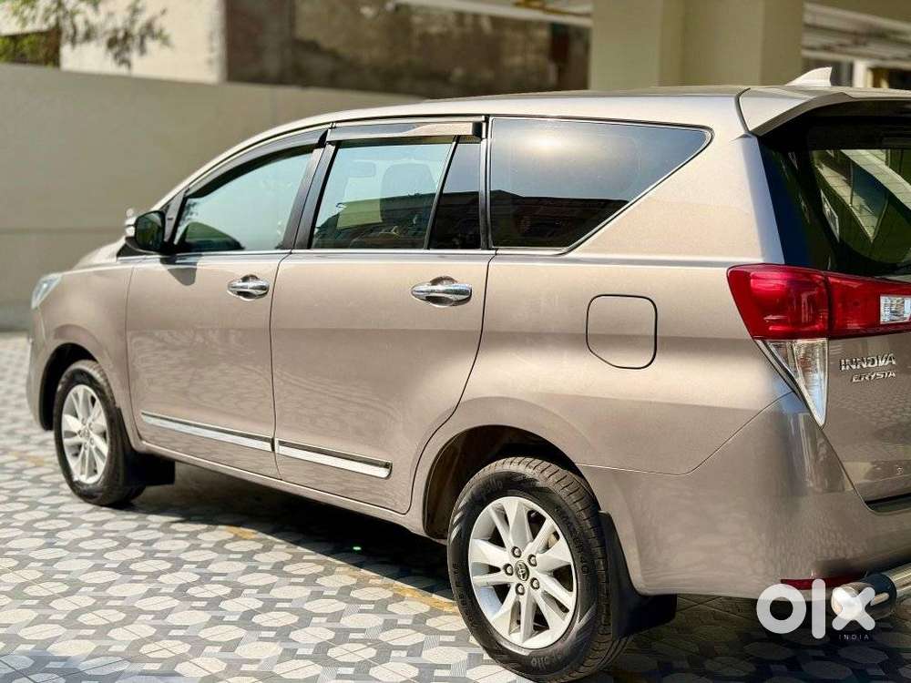 Toyota Innova Crysta 2.4 V, 2016, Diesel