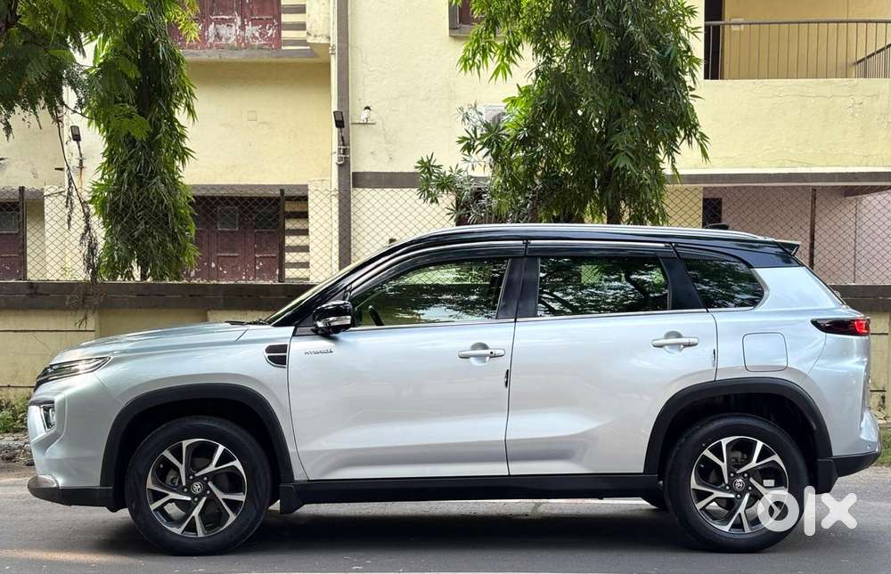 Toyota Urban Cruiser Hyryder, 2023, Petrol