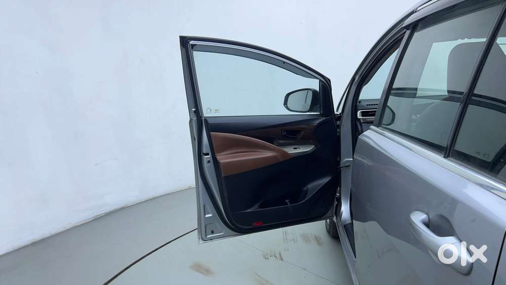 Toyota Innova Crysta 2.4 G Mt 7 Str, 2019, Diesel