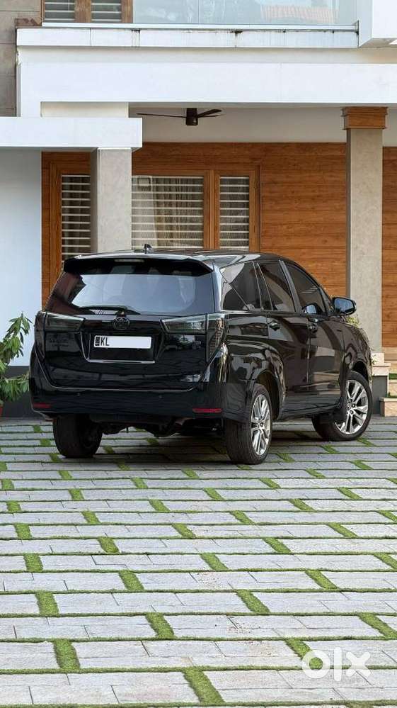 Toyota Innova Crysta [2020-ongoing] 2.4 Gx 7 Str, 2022, Diesel