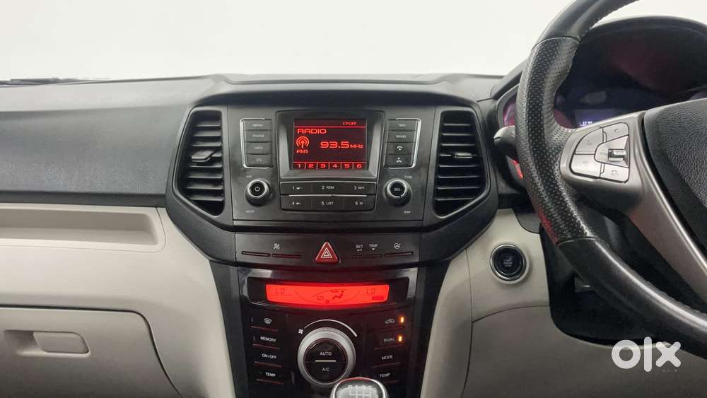 Mahindra Xuv300 W8, 2022, Petrol