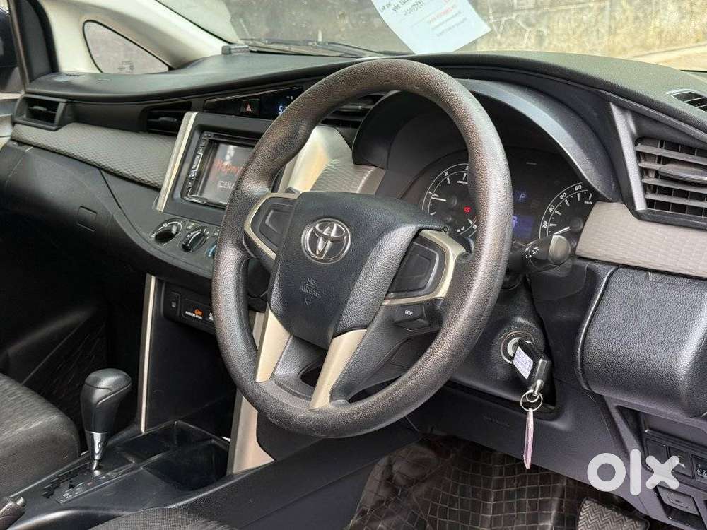 Toyota Innova Crysta 2.8 Gx At 8s, 2017, Petrol
