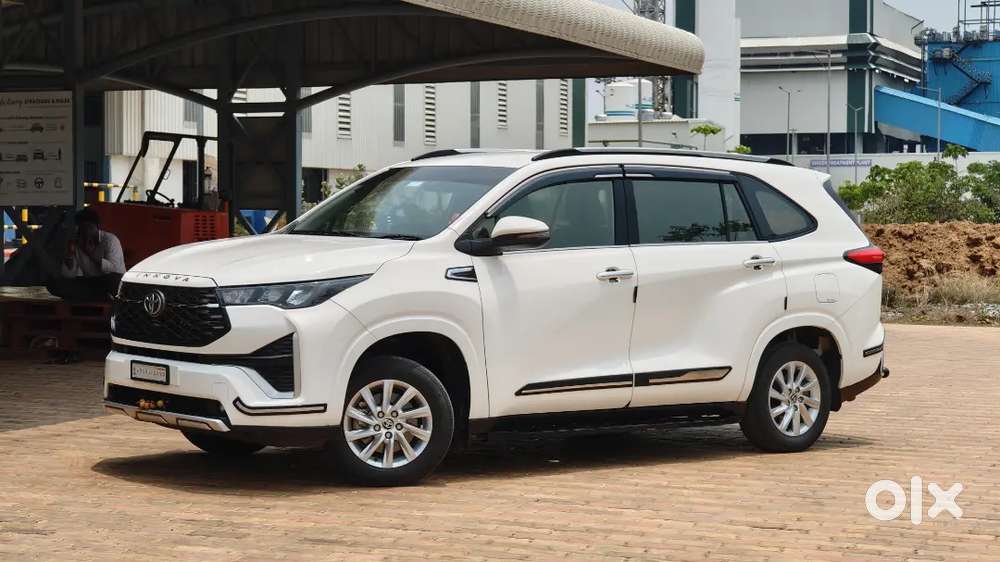 Toyota Innova Hycross 2024