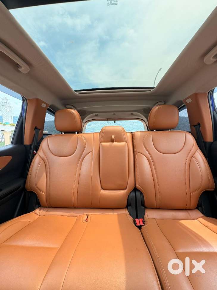 Mahindra Xuv700 2.0 Ax 7 Petrol At Str, 2022, Petrol