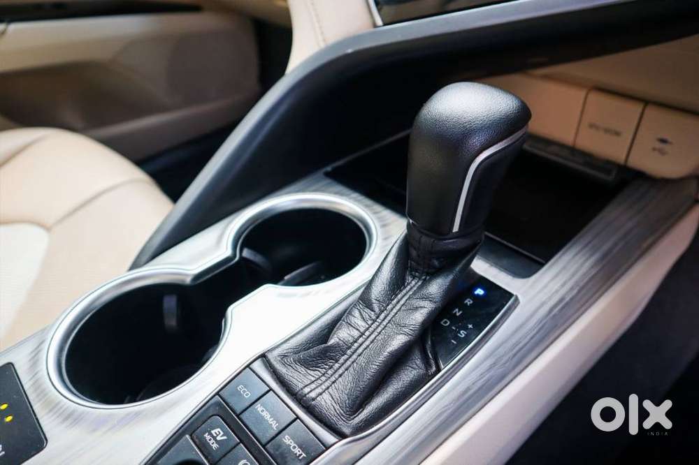 Toyota Camry Hybrid, 2020, Petrol