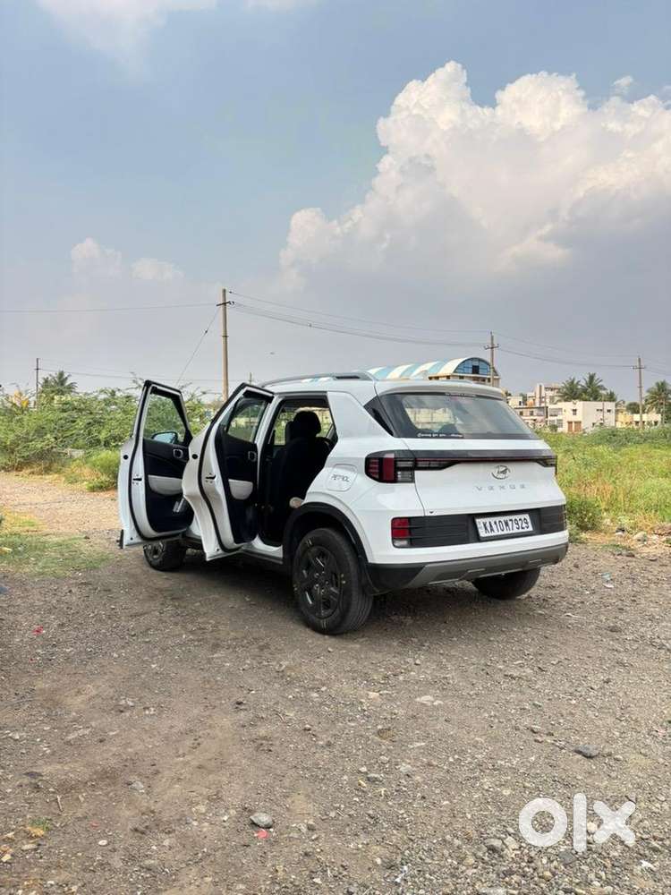Hyundai Venue 2024 Petrol Good Condition