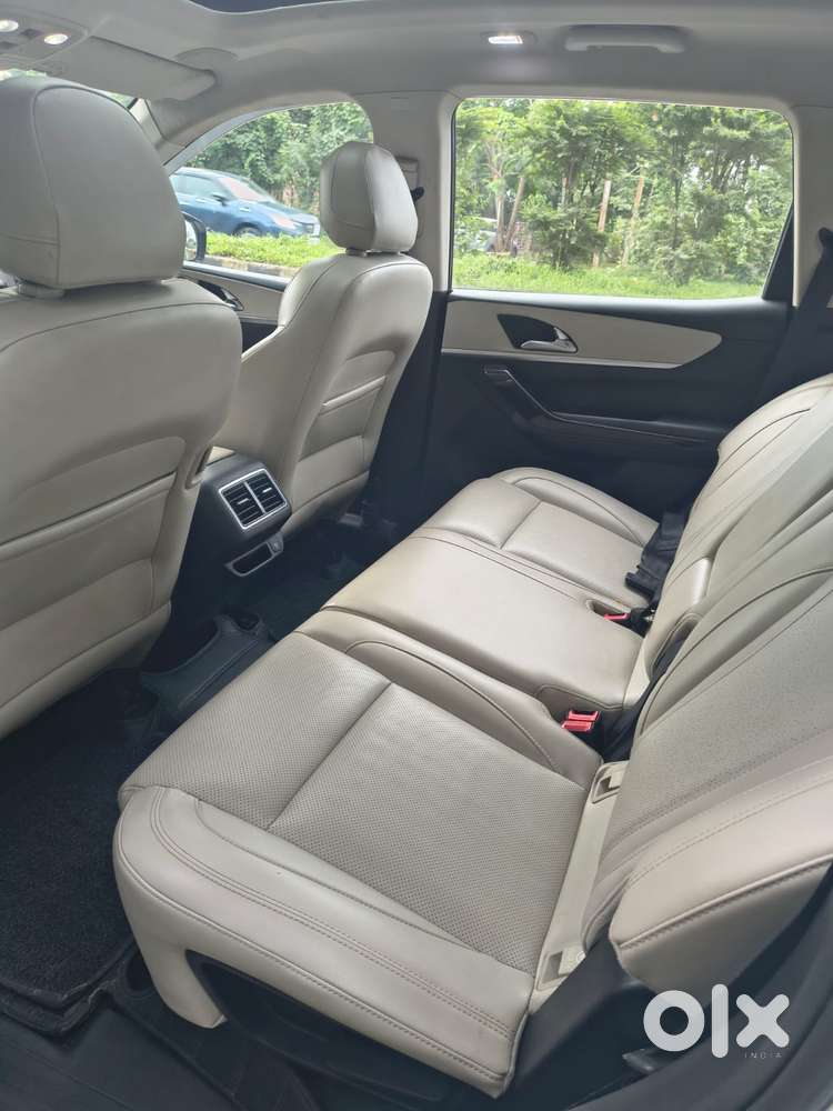 Mahindra Xuv700 Ax7l 6 Str At, 2023, Diesel