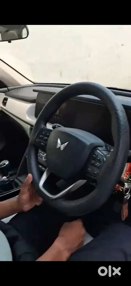 Mahindra Xuv700 2024 Diesel 42000 Km Driven
