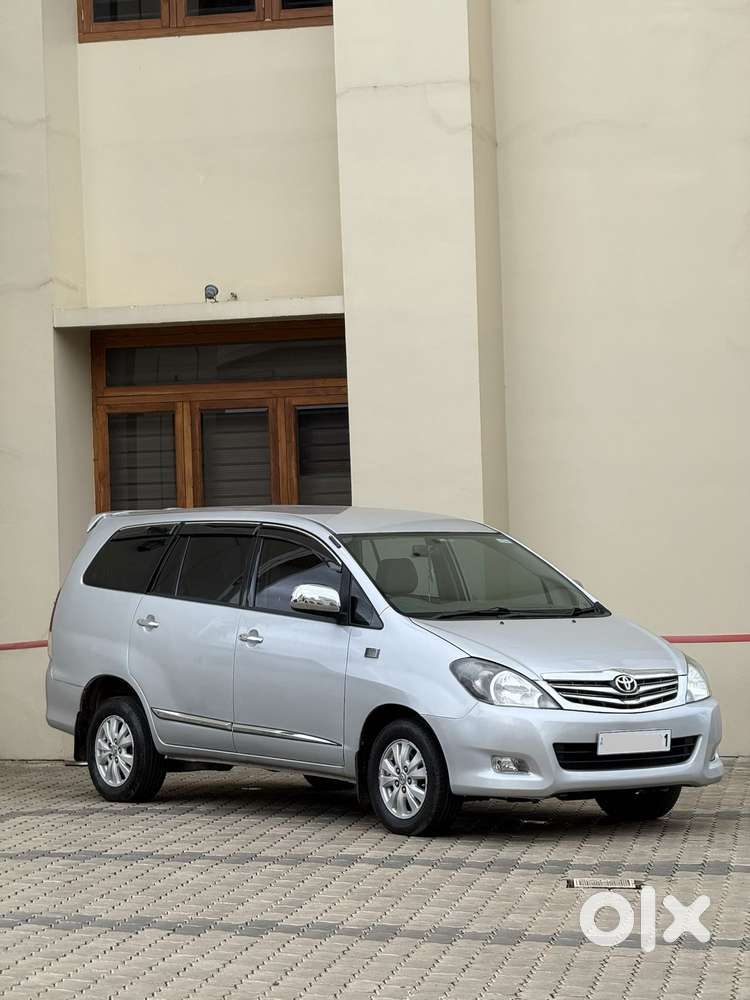 Toyota Innova 2.5 V 7 Str, 2011, Diesel