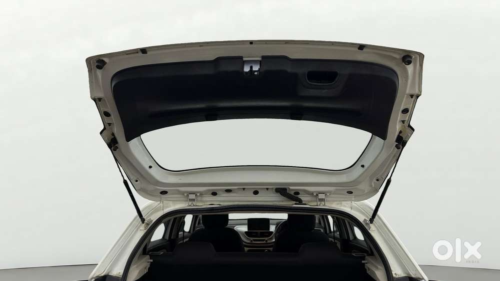 Tata Altroz Xe Petrol, 2023, Petrol