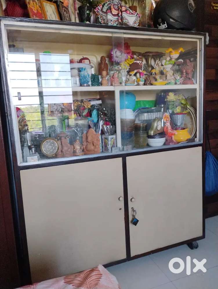 4 Rack cupboard showcase