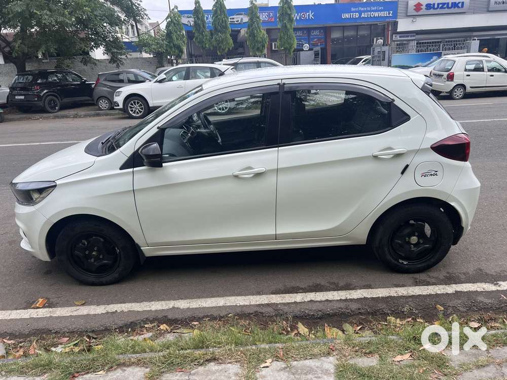 Tata Tiago 1.2 Revotron Xt (o), 2024, Petrol