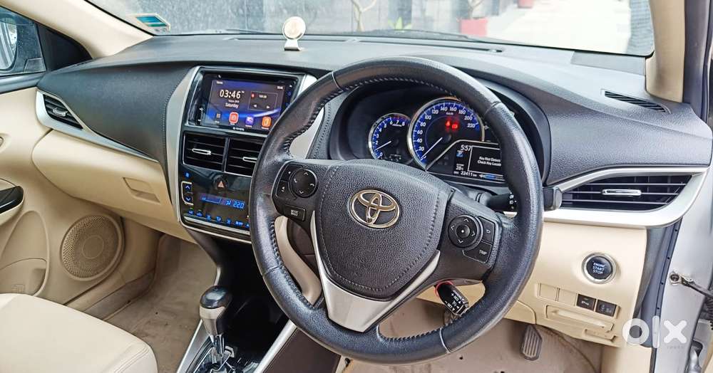 Toyota Yaris V Cvt, 2020, Petrol
