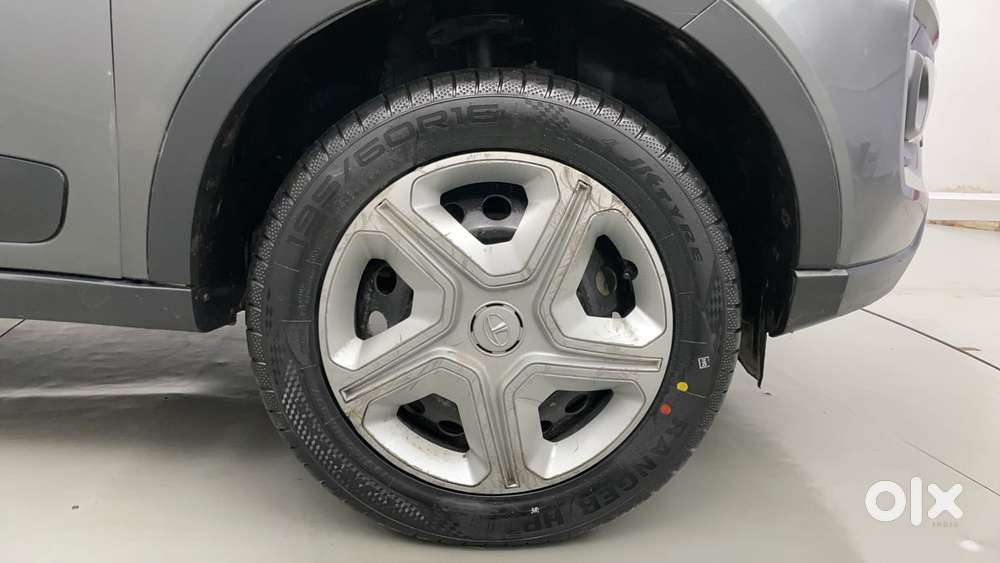 Tata Nexon 1.2 Revotron Xm (s), 2022, Cng & Hybrids