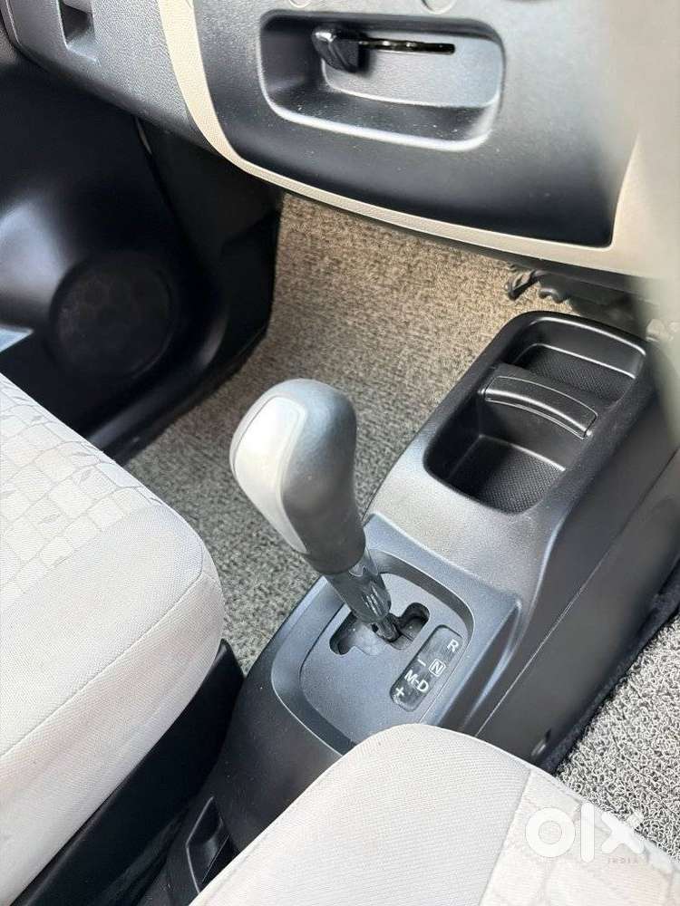 Maruti Suzuki Wagon R Vxi Amt1.2, 2016, Petrol
