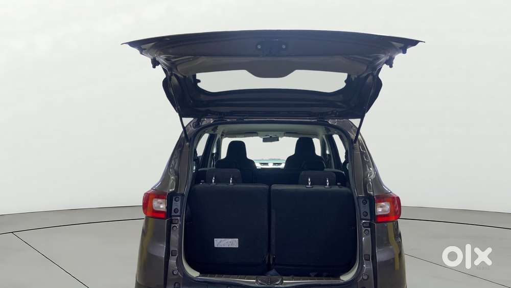 Renault Triber Rxz, 2022, Petrol