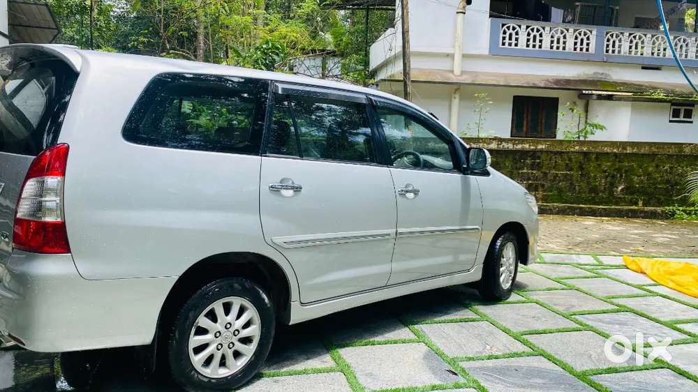 Toyota Innova 2013 Diesel 145000 Km Driven