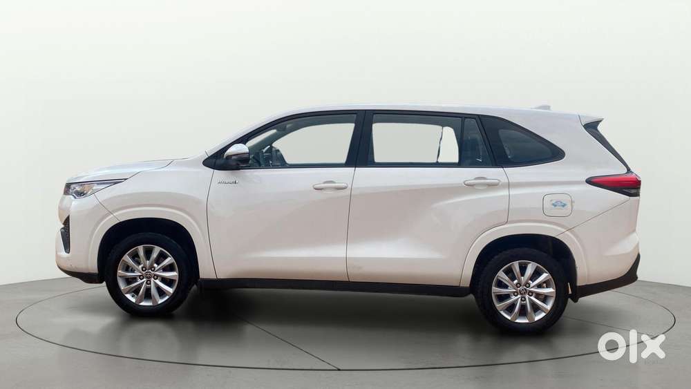 Toyota Innova Hycross 2.0 VX Hybrid 7 STR, 2023, Petrol