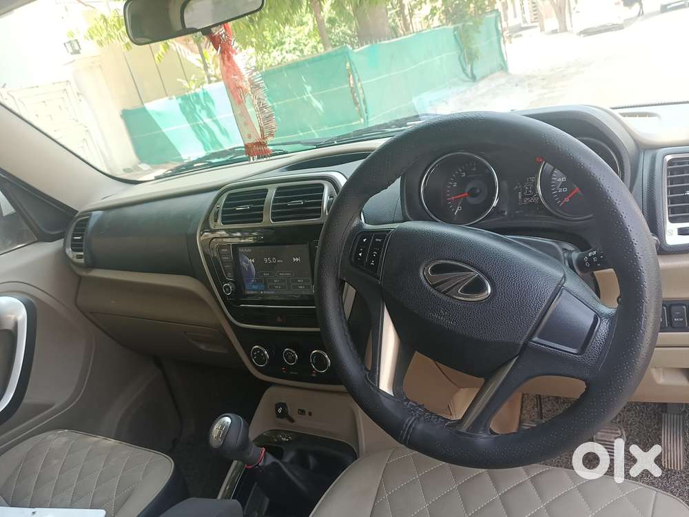 Mahindra Tuv 300 T10, 2019, Diesel
