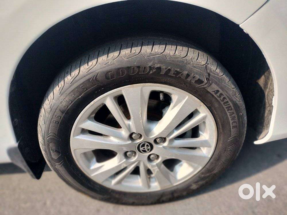 Toyota Yaris J Cvt, 2019, Petrol