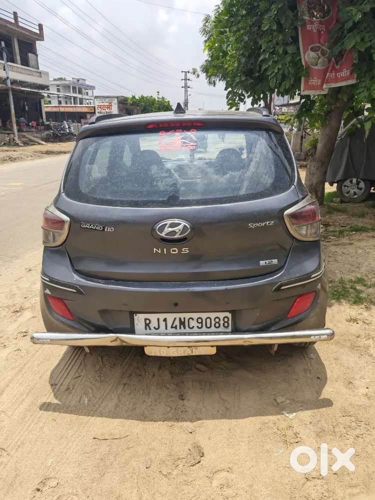 Hyundai Grand I10 Sportz 2016 Year Car