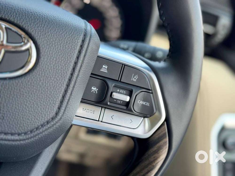 Toyota Land Cruiser Zx Petrol, 2025, Petrol
