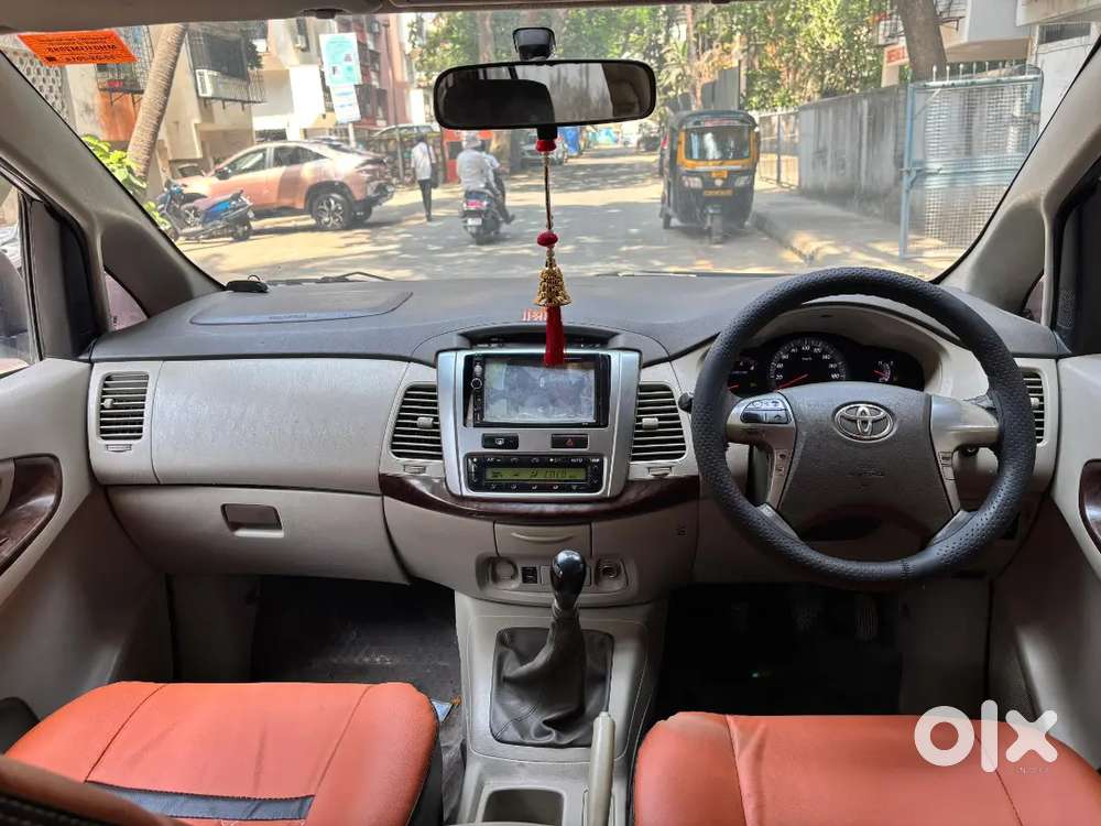 Toyota Innova 2014 V