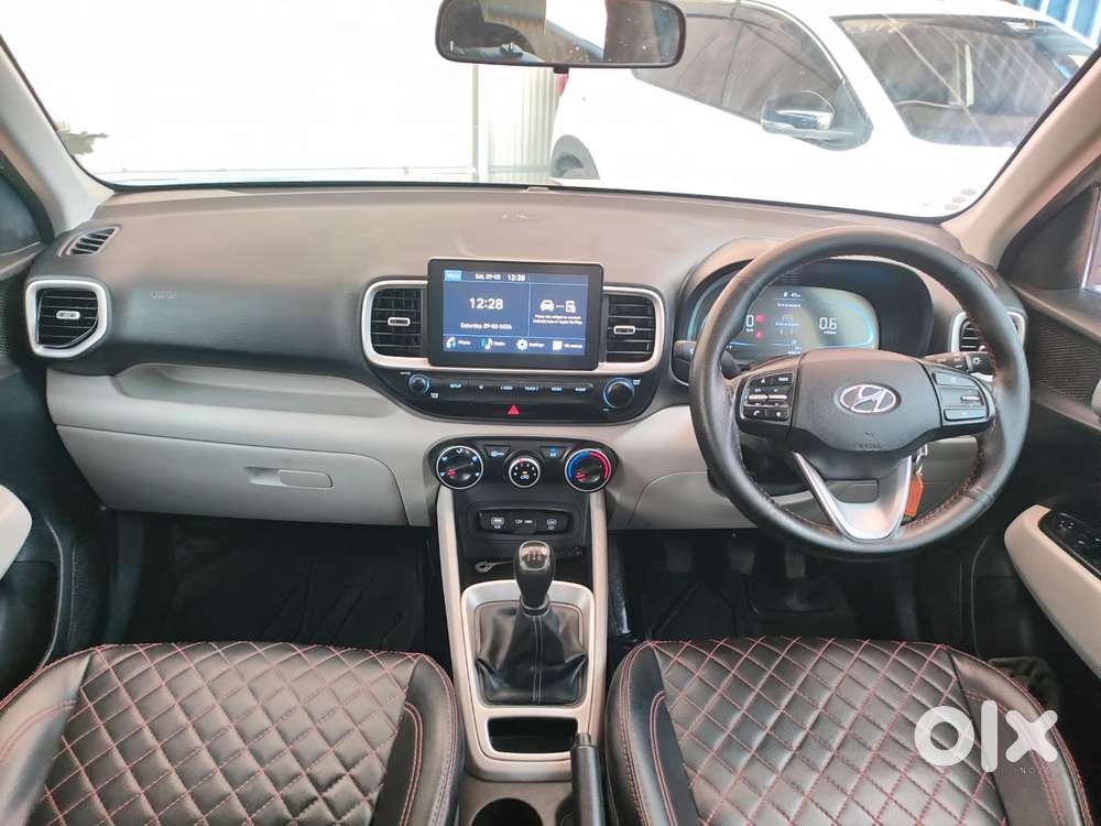 Hyundai Venue, 2023, Petrol