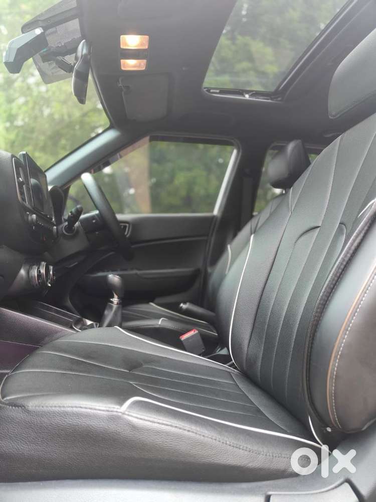 Hyundai Venue Sx Mt, 2023, Petrol