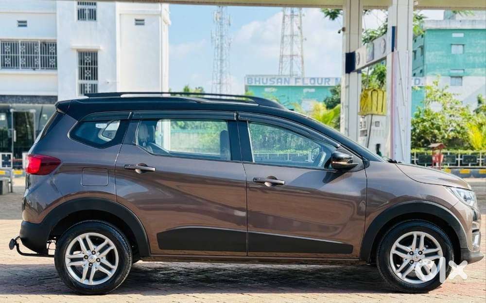 Renault Triber Rxz, 2022, Petrol