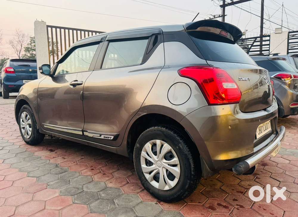 Maruti Suzuki Swift Vxi + Manual, 2022, Petrol