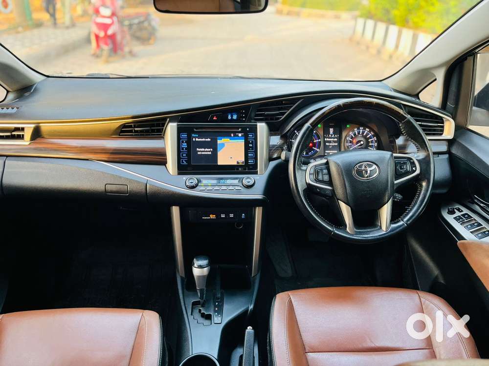 Toyota Innova Crysta 2.8 Zx At 7 Seater, 2017, Diesel