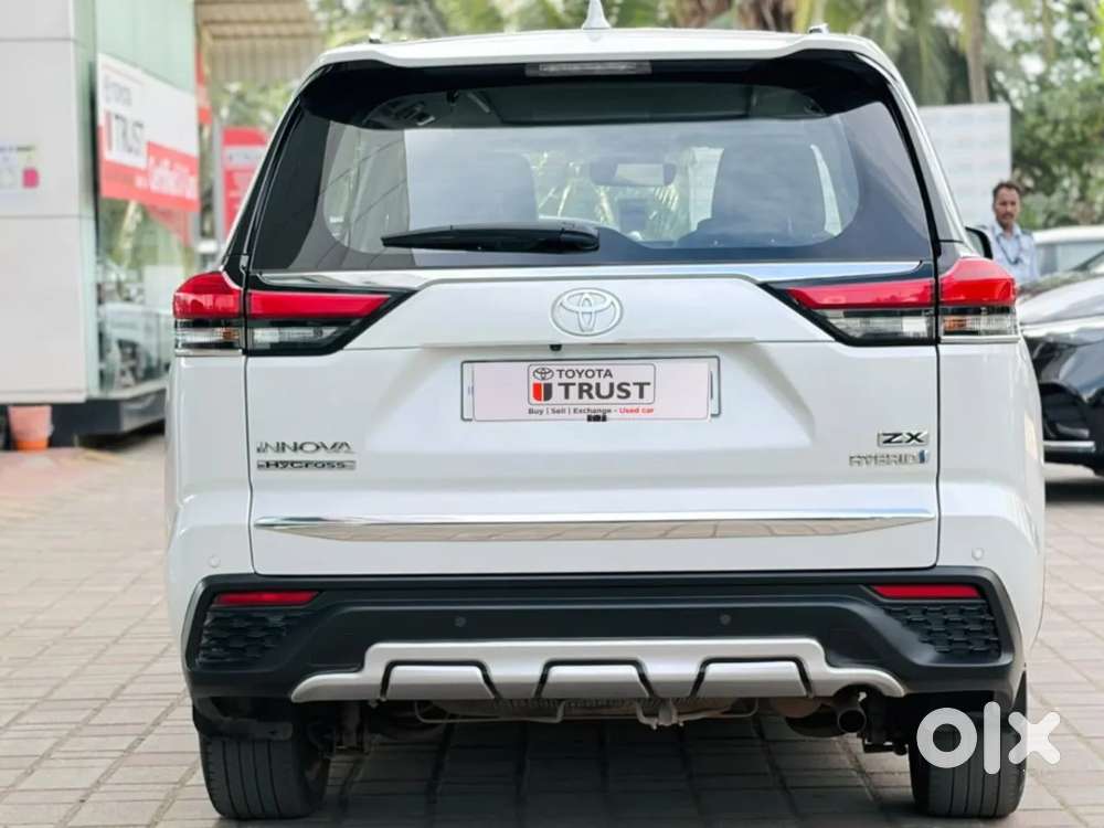 Toyota Innova Hycross 2.0 Zx (o) Hybrid 7 Str, 2024, Petrol