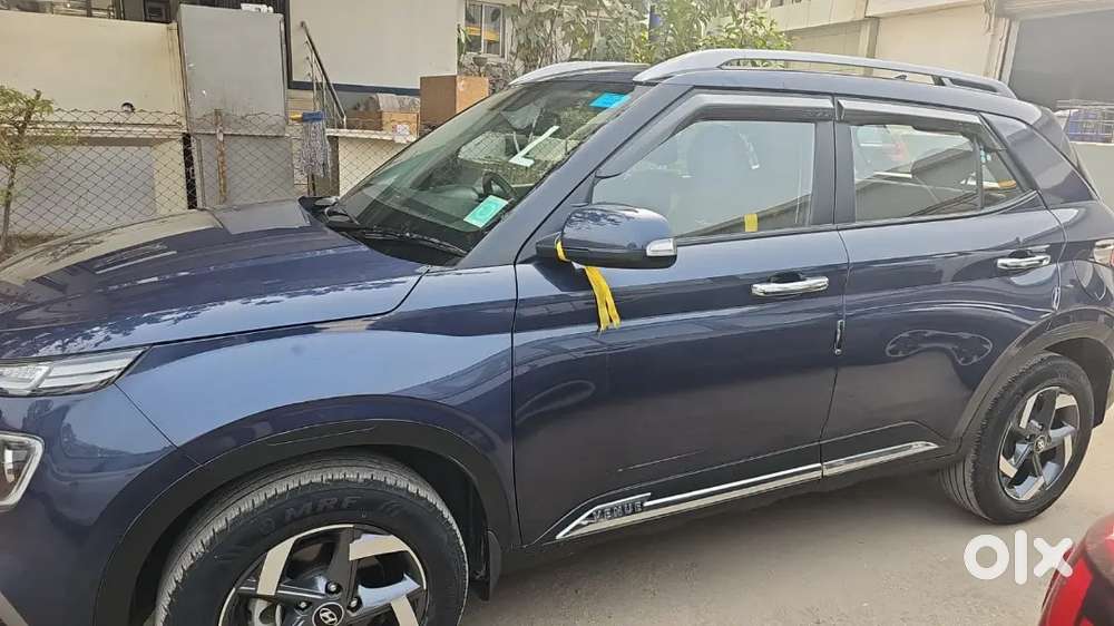Hyundai Venue 2021 Petrol 20123 Km Driven