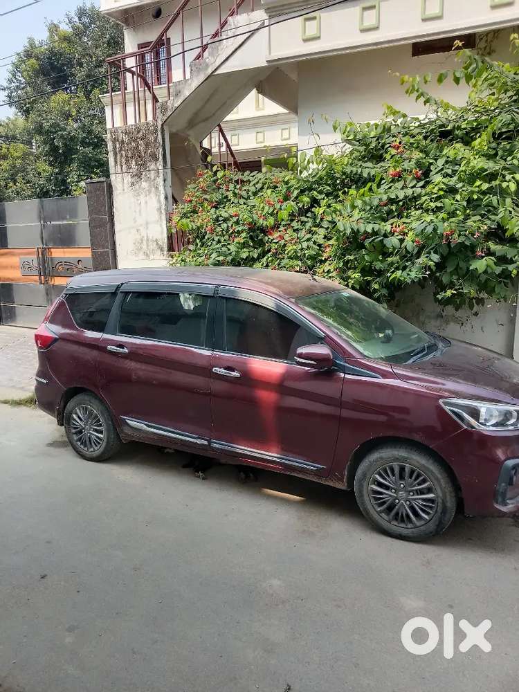 Maruti Suzuki Ertiga Top Model Zxi Smart Hybrid
