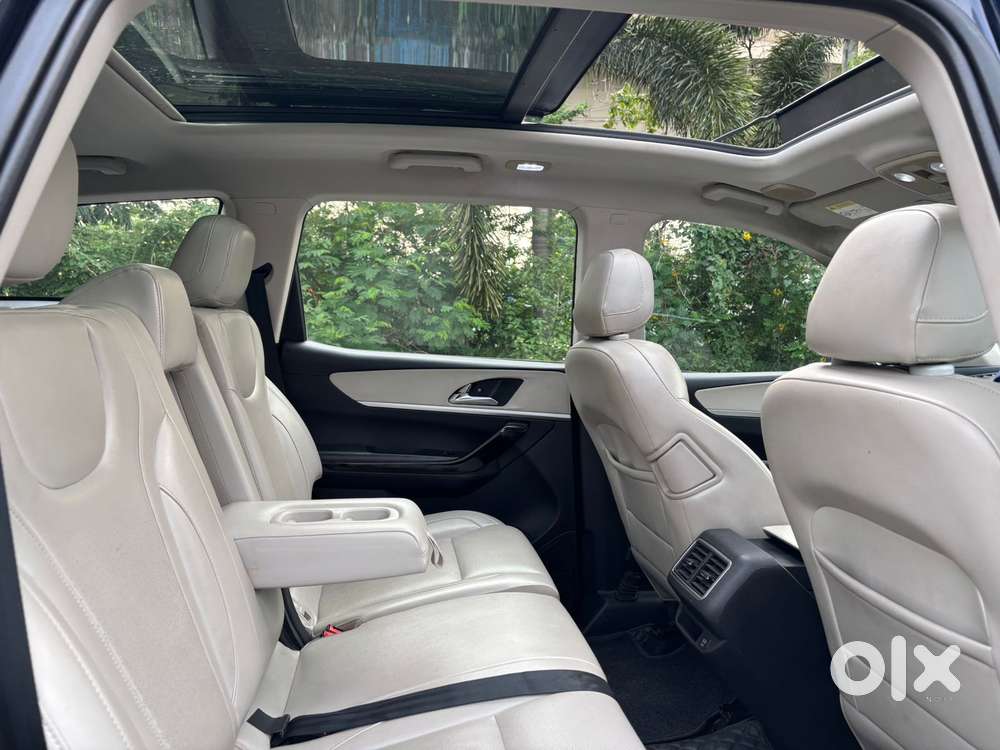 Mahindra Xuv700 2.0 Ax 7 Petrol At Str, 2022, Petrol