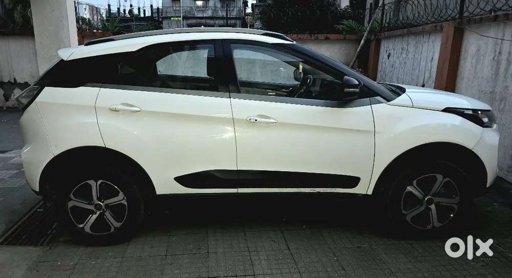 2022 Tata Nexon Xza+(o) Amt Petrol Single Owner