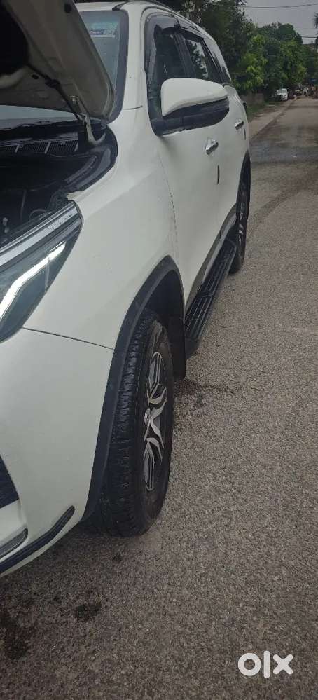 Toyota Fortuner Legender 2024