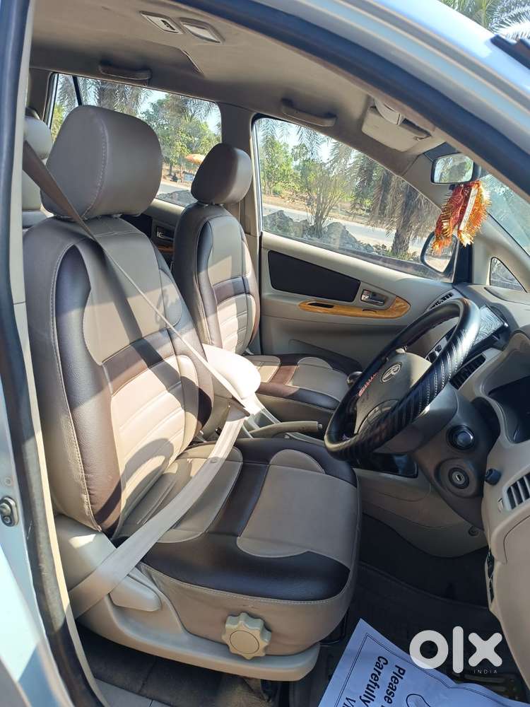 Toyota Innova 2004-2011 2.5 V Diesel 8-seater, 2010, Diesel