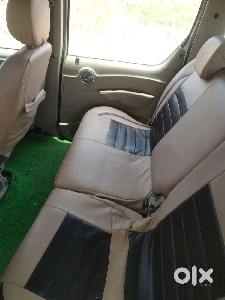 Mahindra Xylo 2011