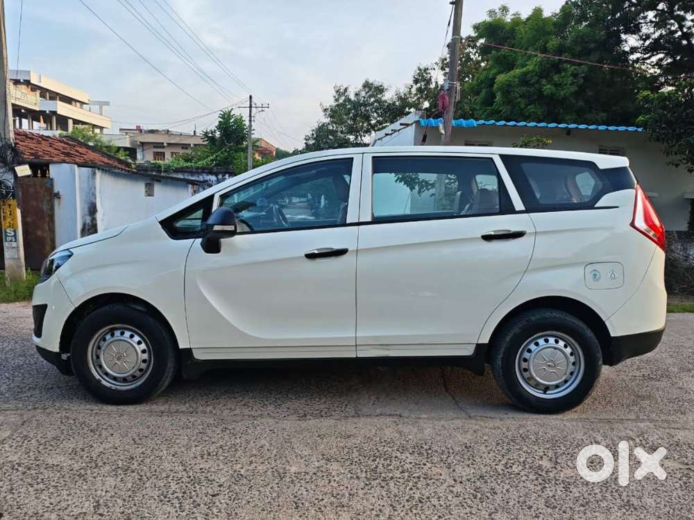 Mahindra Marazzo 2022 Dec