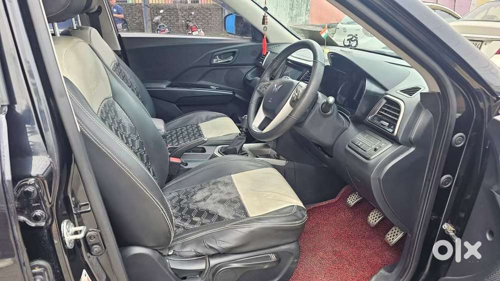 Mahindra Xuv300 Turbosport W8, 2023, Petrol