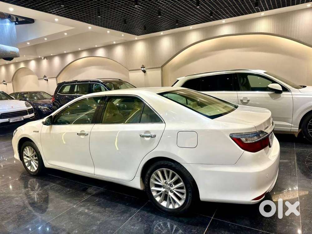 Toyota Camry 2.5 Hybrid, 2016