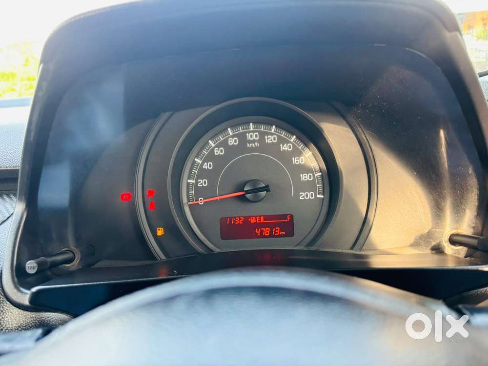 Maruti Suzuki Swift Lxi Option, 2022, Petrol