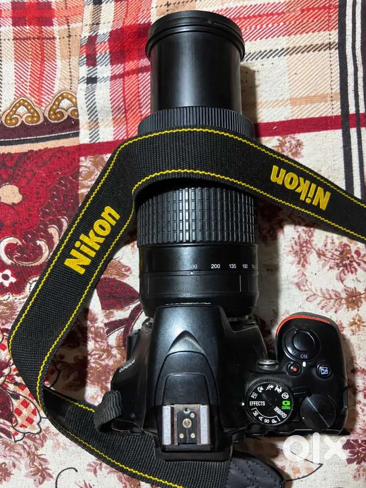 Nikon D3500 70-300 ke sath mei good condition 1 years old