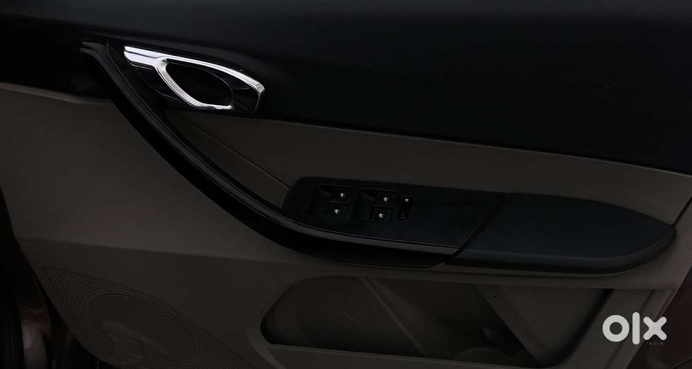 Tata Tiago 1.2 Revotron Xz, 2016, Petrol