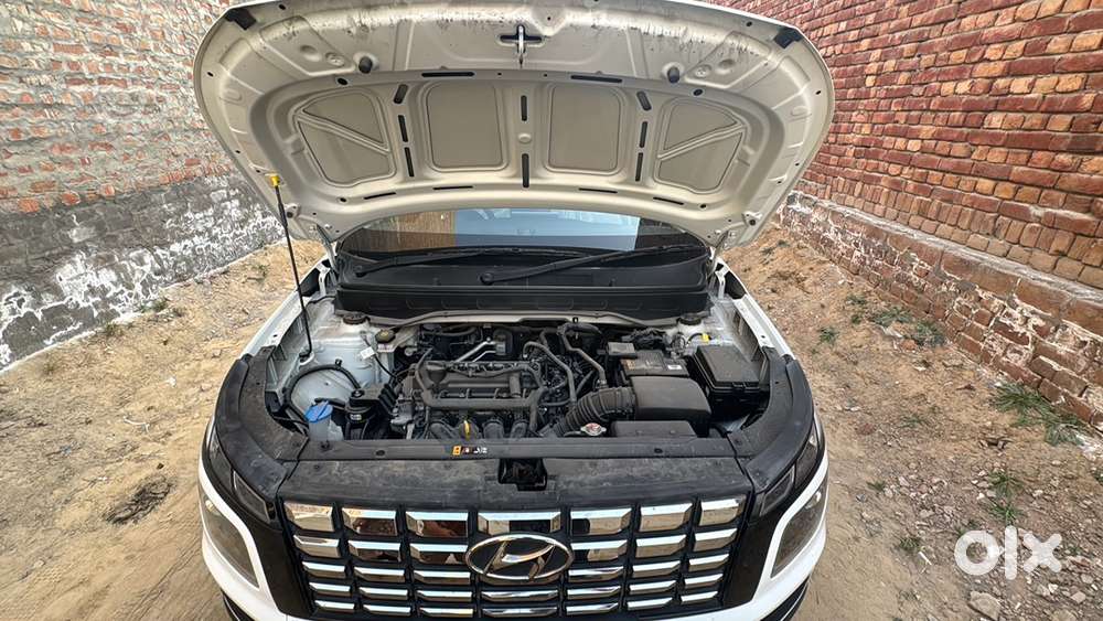 Hyundai Venue Petrol 2023