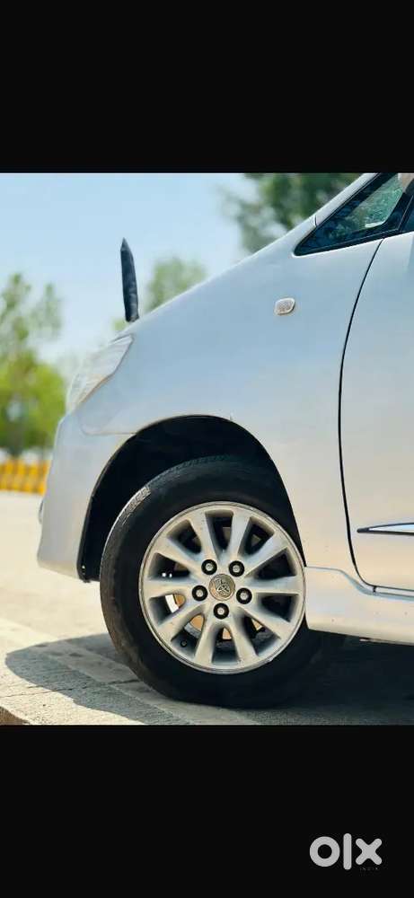 Toyota Innova 2.5 G 2014