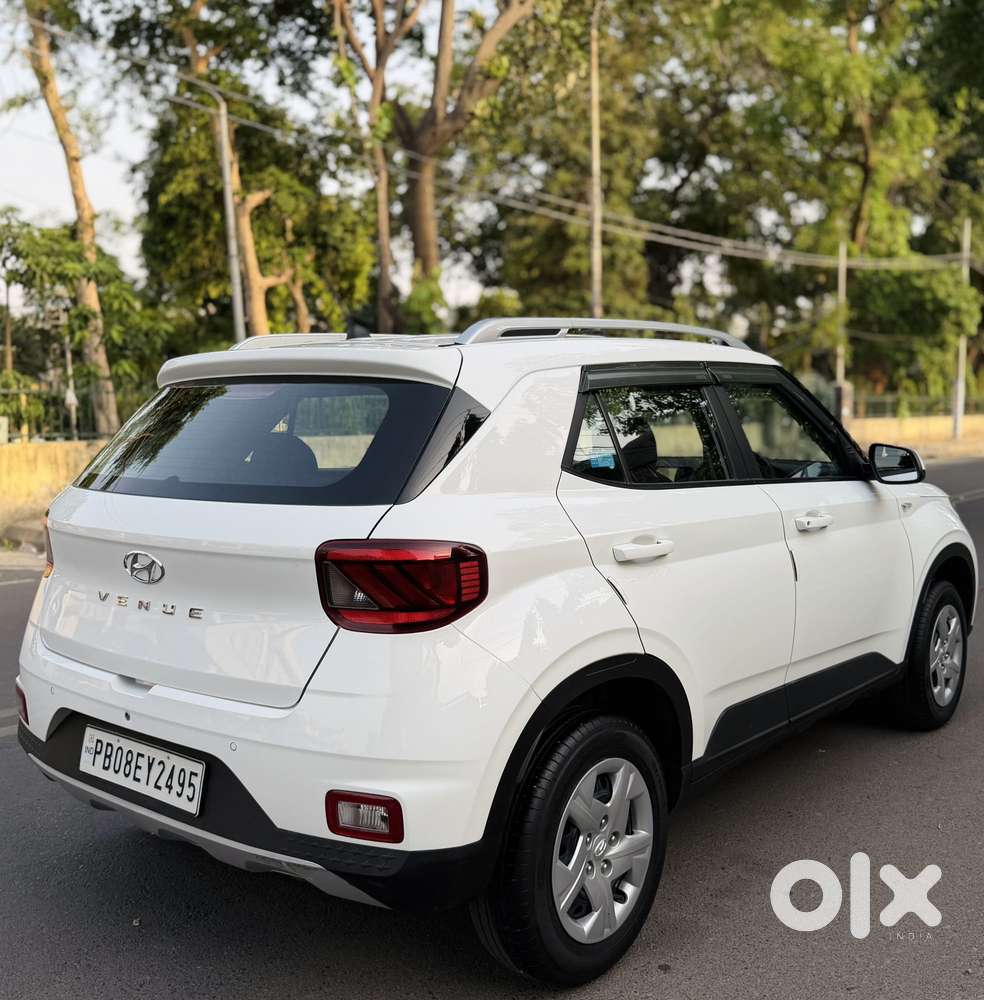 Hyundai Venue S 1.2 Petrol, 2022, Petrol